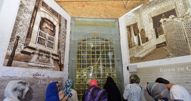 Tomb of Prophet’s companion
        reopened in Istanbul